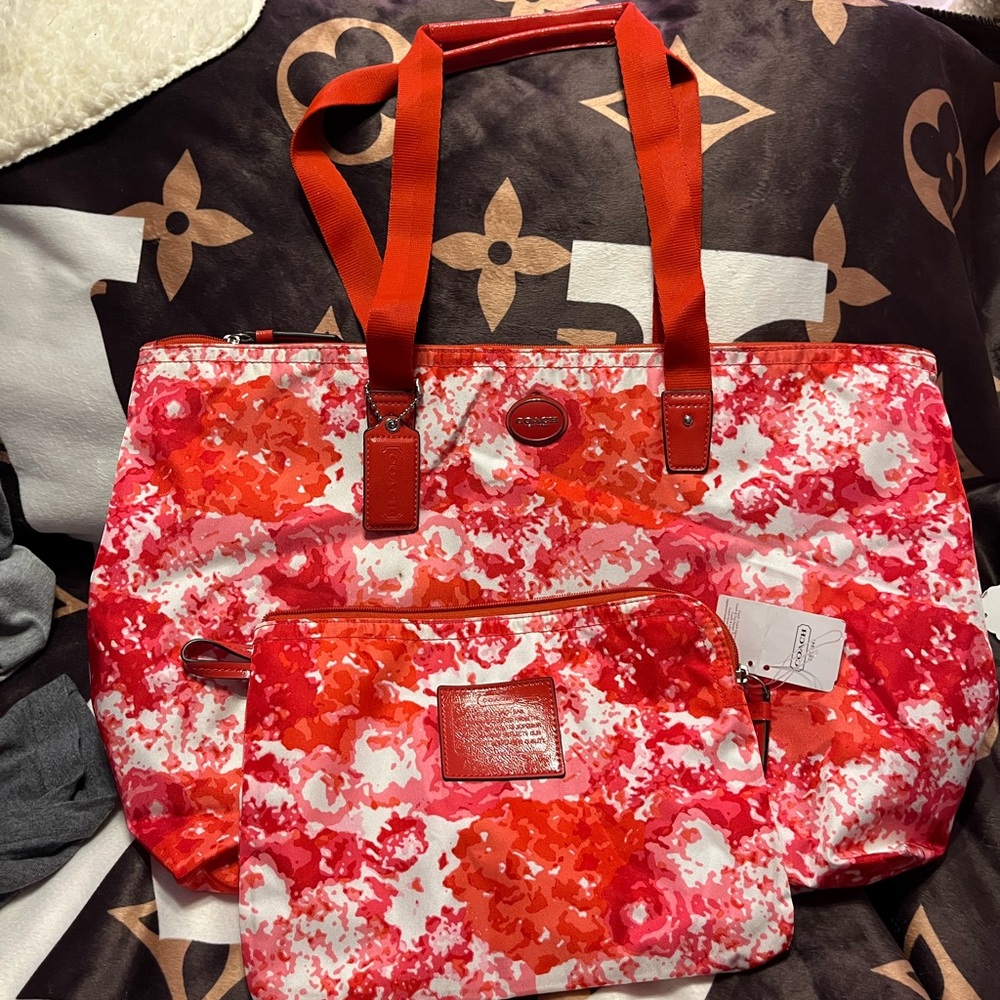 Coach NWT Red and Pink Floral Camouflage Weekender Bag W/ Pouch